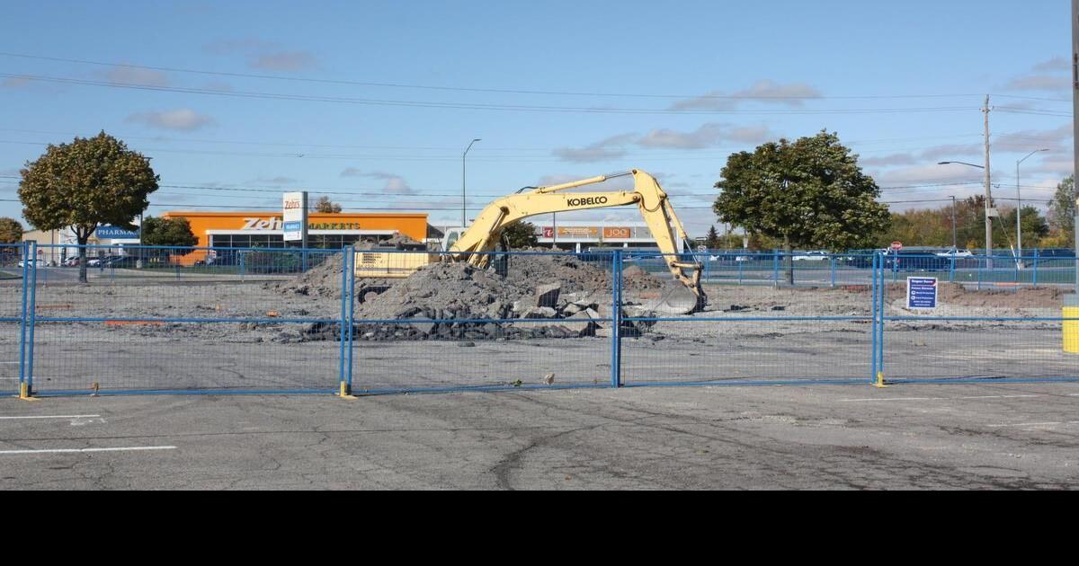 Gas station, car wash, convenience store under construction at Seaway Mall