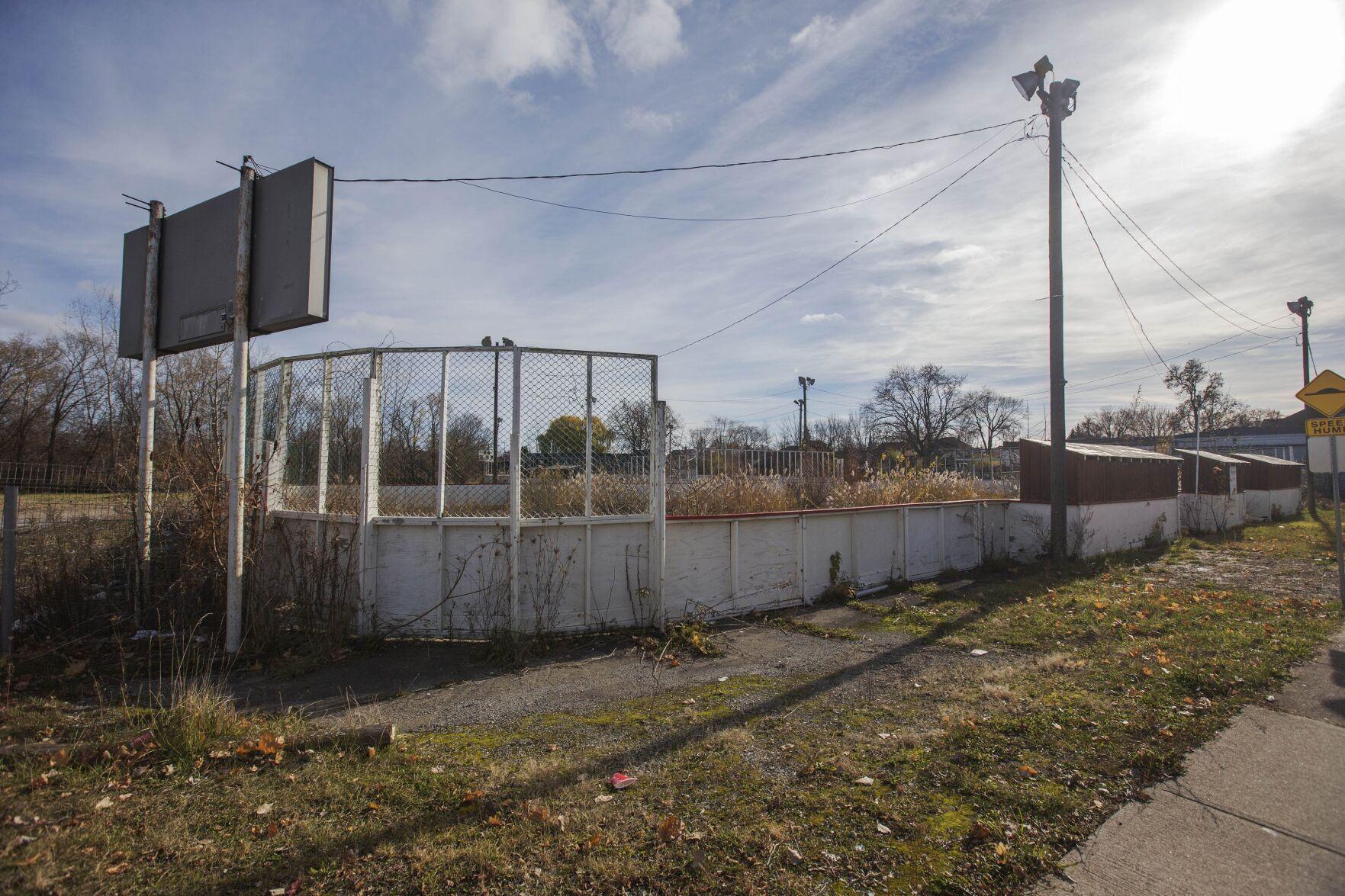 Former ballhockey rink property to townhouses