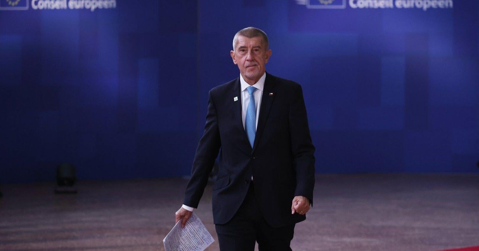 Pro - Western opposition wins big in Czech Senate election , dealing a blow to populist PM Babiš