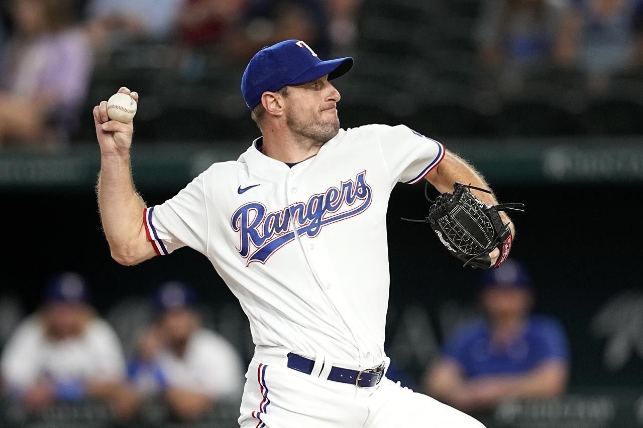 Injured Rangers righty deGrom looks pretty good in bullpen