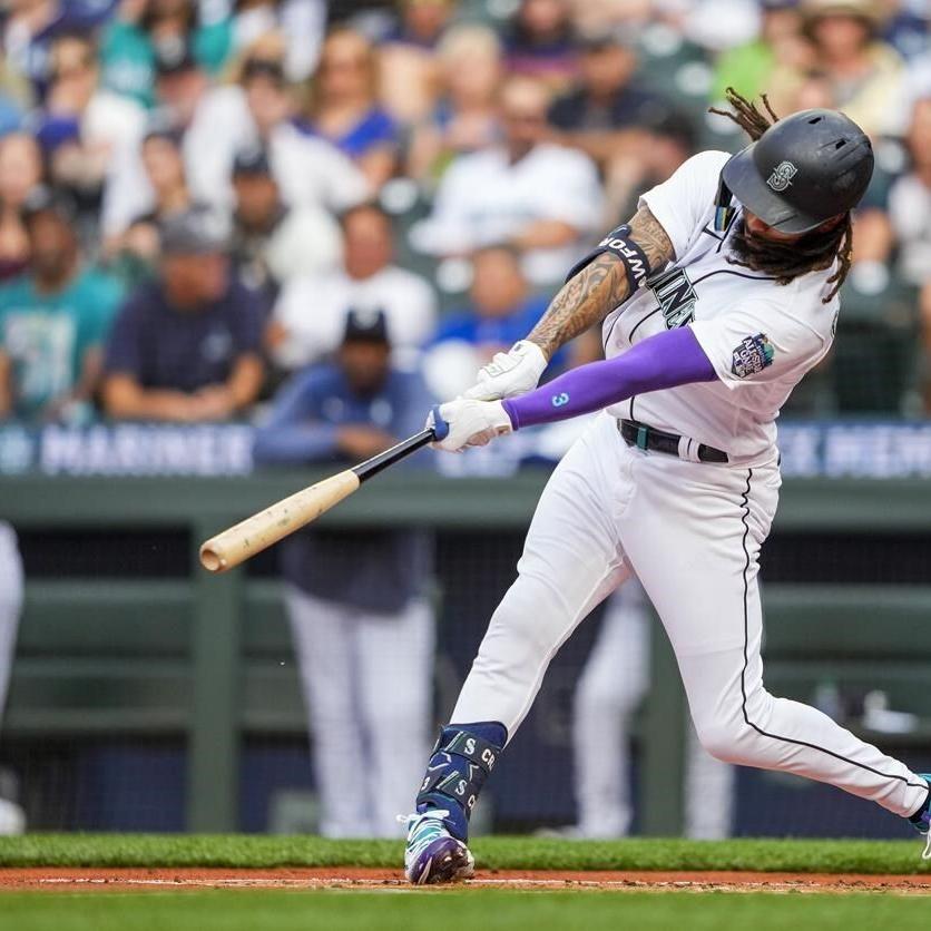 Luis Castillo stars as Mariners beat Royals 3-2 to grab sole possession of  AL West lead