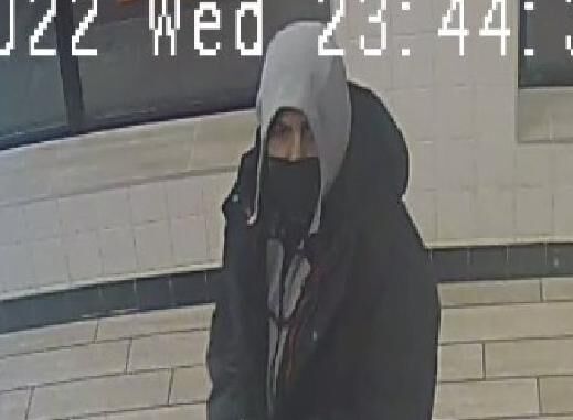 Pizza restaurant employee stabbed during armed robbery in Niagara Falls