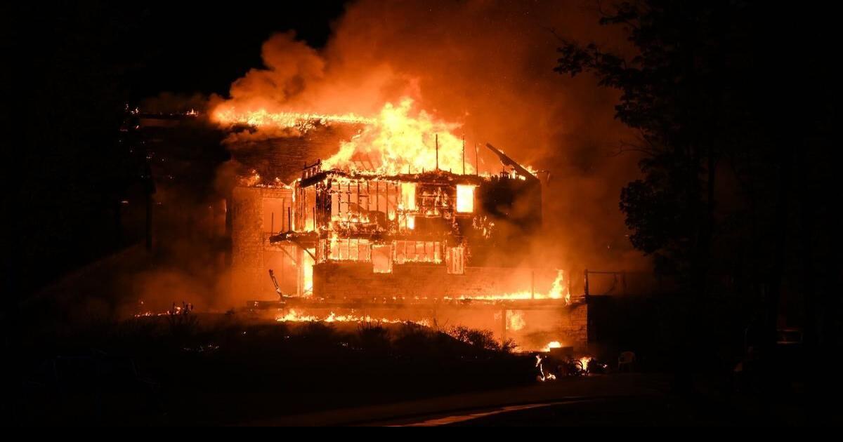 Family of six safely escapes fire that destroys their Port Colborne