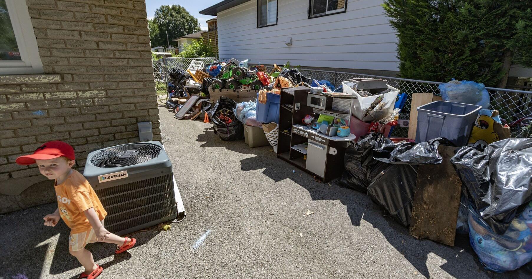 Flood victims can put out more trash in St . Catharines