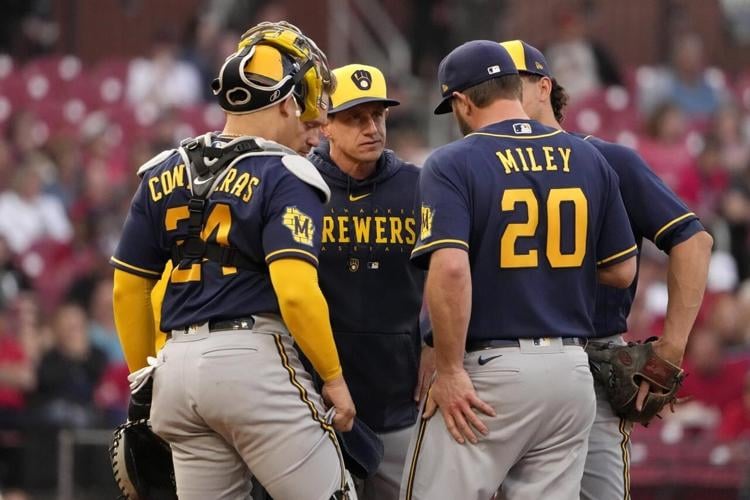 Brewers' Rowdy Tellez has surgery after hurting finger in accident, out  four more weeks
