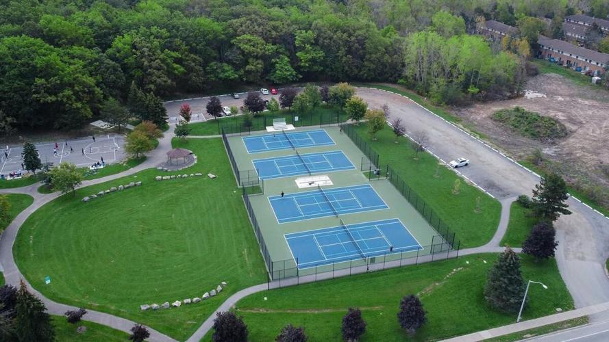 Dome to be constructed over tennis courts at Niagara Falls park to