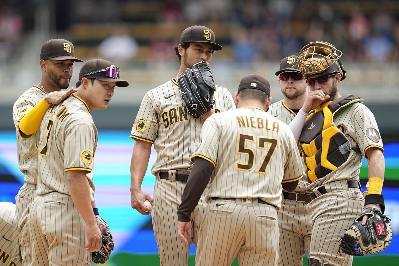 Carlos Santana slugs a pair of 2-run HRs, Pirates go deep 4 times in an 8-4  win over Padres