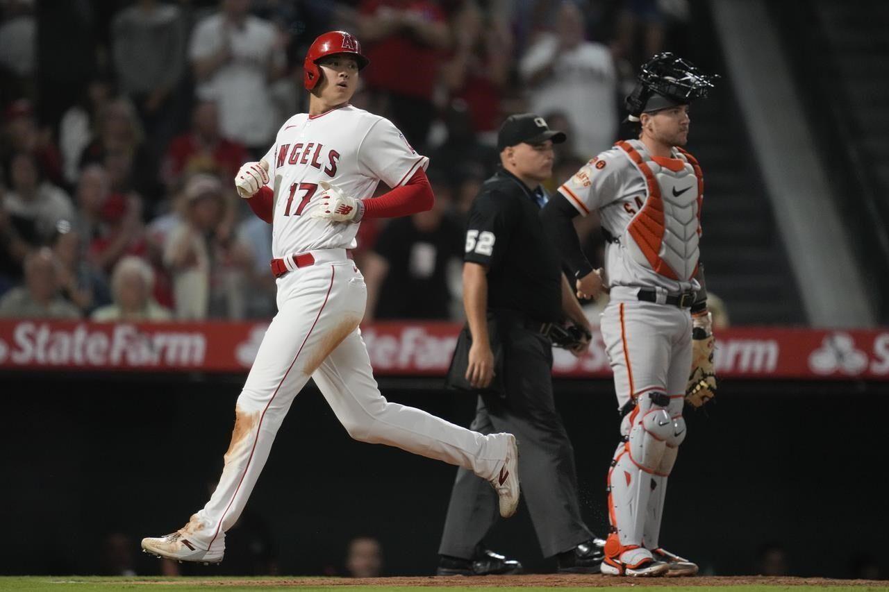 MLB/ Angels score 11 in 3rd inning, thump Fujinami and A's 13-1