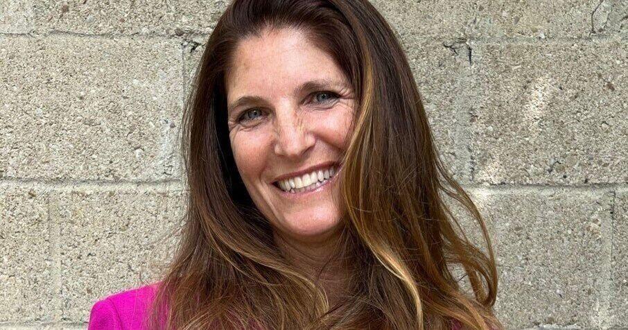 Ask Lisi : I watched , silent . He stole from the grocery store