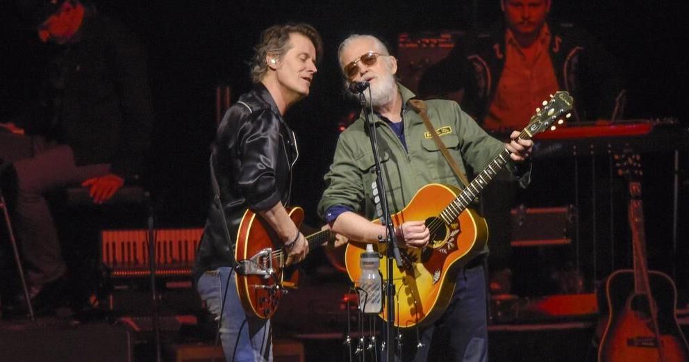 Blue Rodeo bringing ‘Lake Ontario’ moment to Niagara Falls when it returns for 3rd straight holiday season