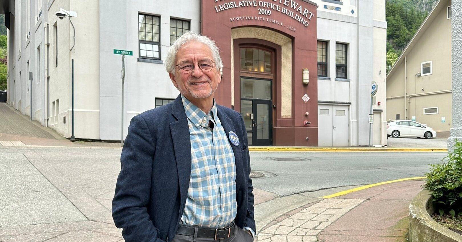 Democrats aim to unite behind one candidate in Alaska governor race as they hope to flip the seat