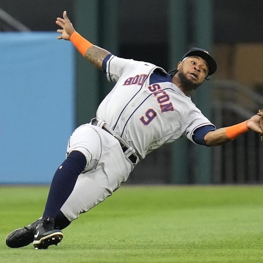 Sox outfielder Luis Robert Jr. returns to starting lineup after finger  injury