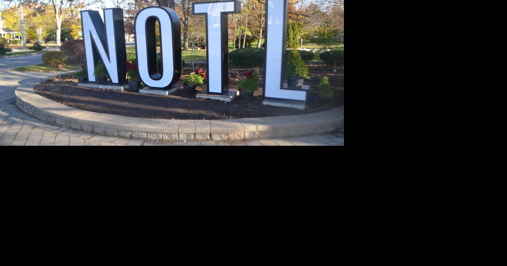 Glowing NOTL sign elicits mixed reaction from residents