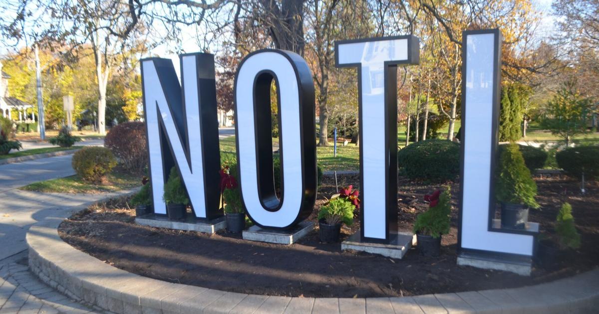Versions Notl Glowing NOTL sign elicits mixed reaction from residents