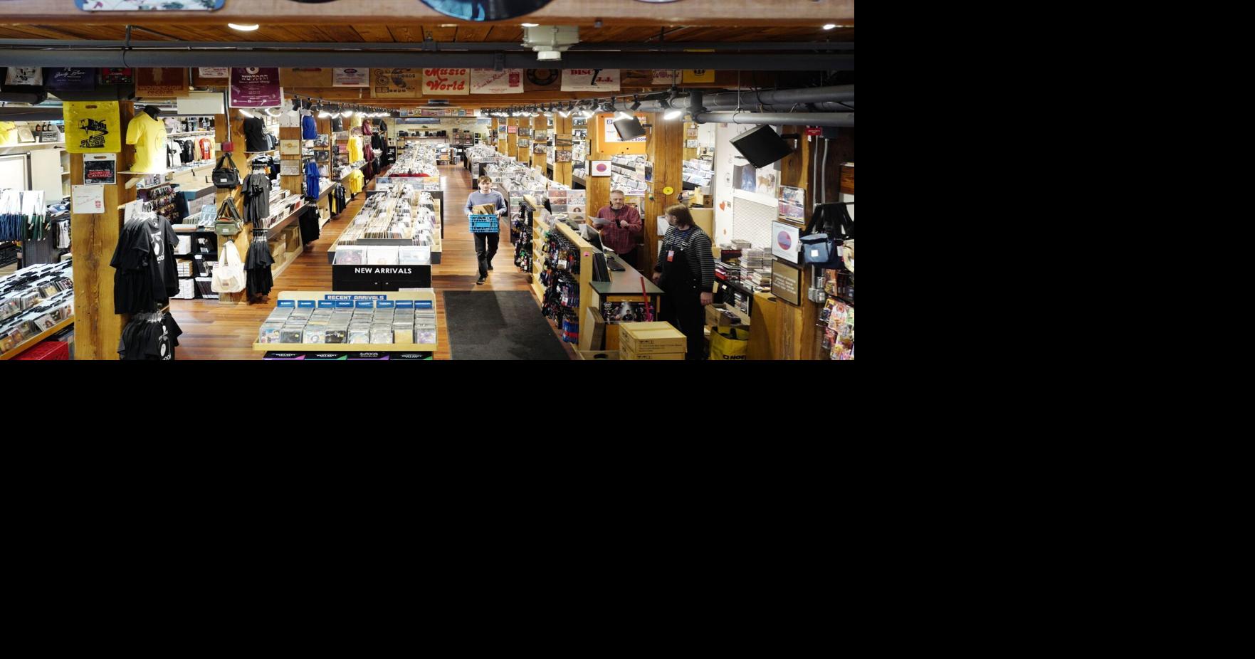 Explore Ontario’s best vintage finds. From Toronto record stores to Hamilton’s Cabinet of Curiosities, here is your 2026 day-trip guide