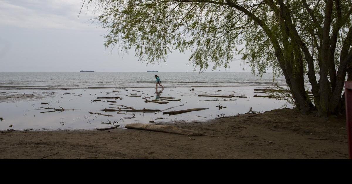 St. Catharines' Lakeside Park to open, beach remains closed