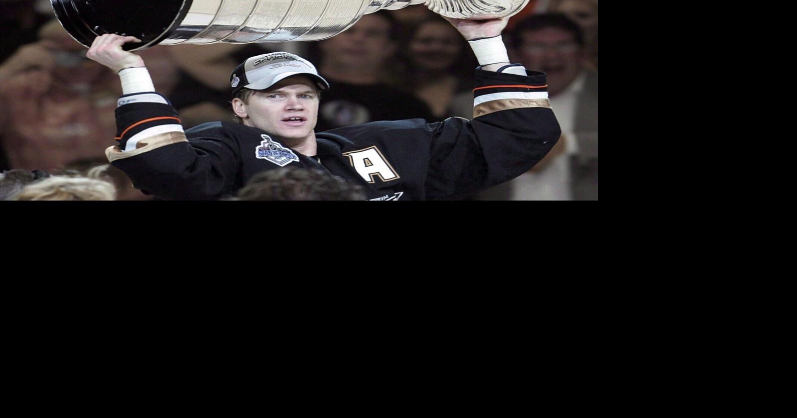 Toronto bestsellers: Canadian hockey star Chris Pronger on the ‘True Cost of Greatness’