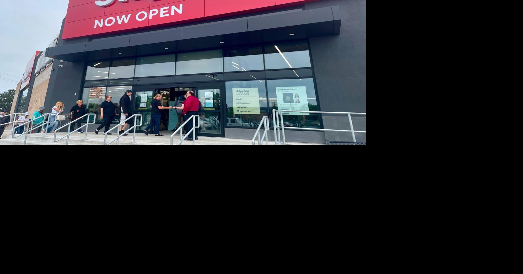 New Staples store opens at Fairview Mall in St. Catharines