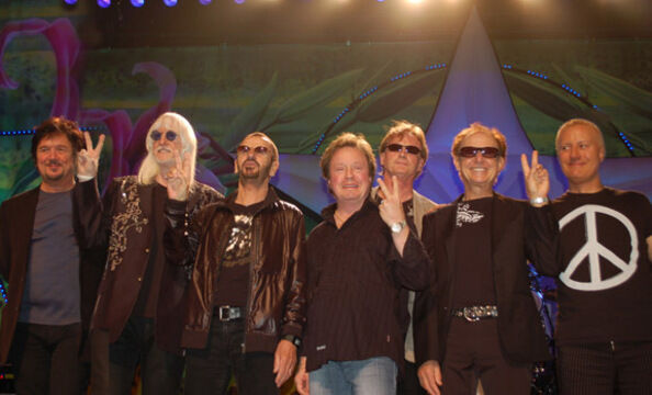 Ringo Starr and His All-Starr Band take to the stage in Niagara Falls