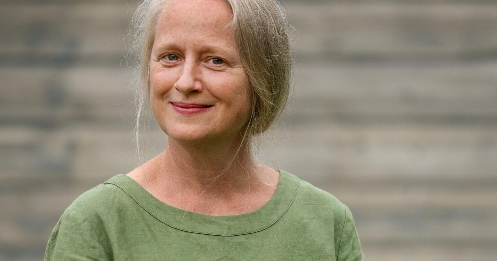 Review: Kristen Den Hartog's history 'The Roosting Box' - Vimarsana News