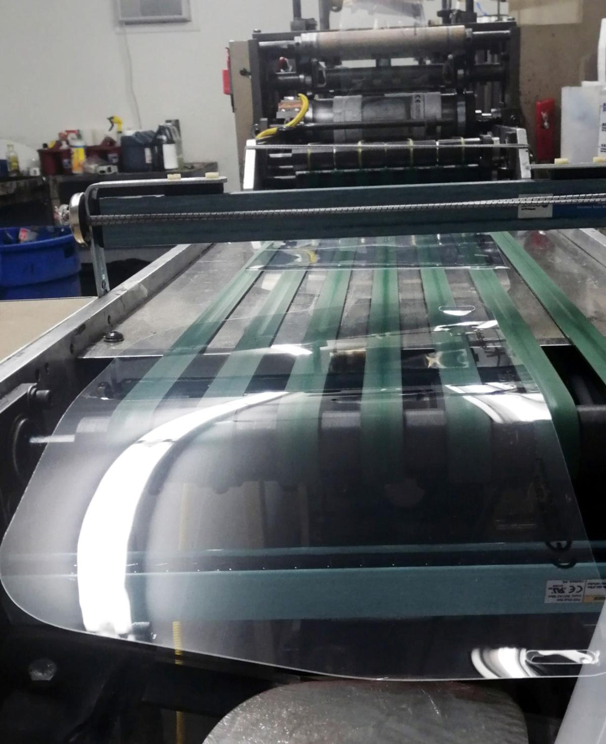 Local Manufacturer Ramps Up Face Shield Production Coronavirus Nogalesinternational Com