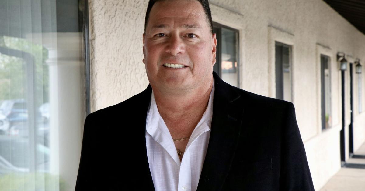 UPDATED: First-time candidate Ruiz maintains lead for Nogales mayor, runoff certain