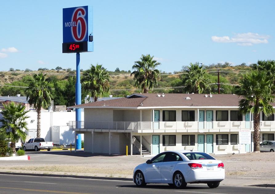 Group Of Undocumented Immigrants Arrested At Motel 6