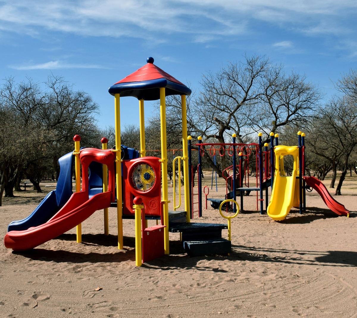 New play set installed at Calabasas Park Community