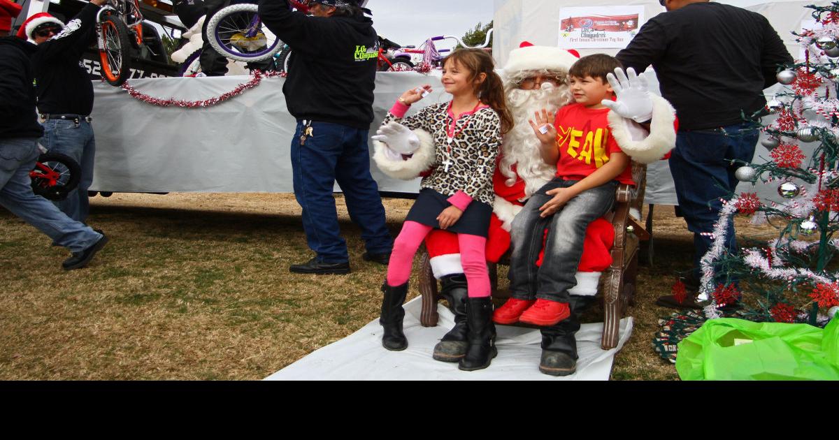 Los Compadres bike club helps Santa | Community 