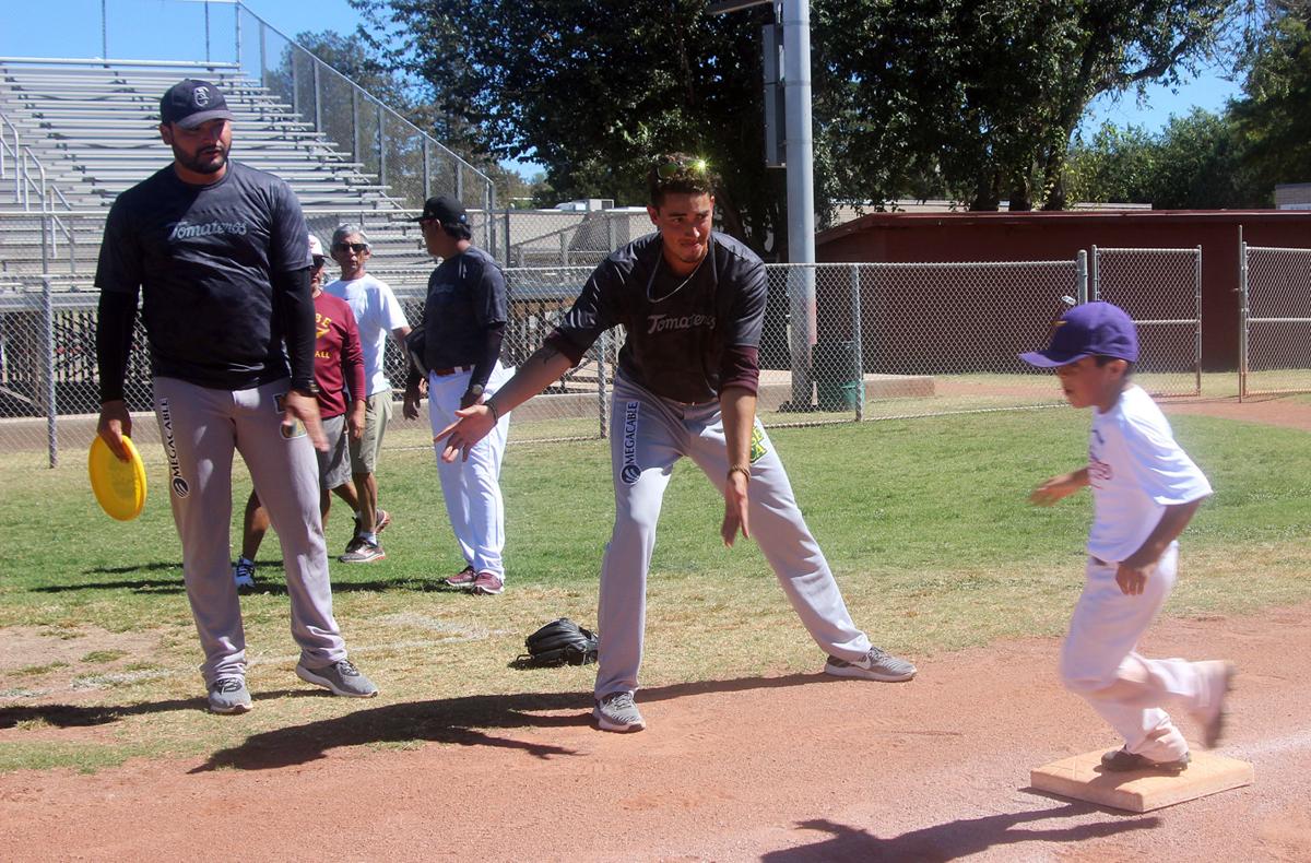 Local Youth Receive Training From Pros Local Sports News Nogalesinternational Com