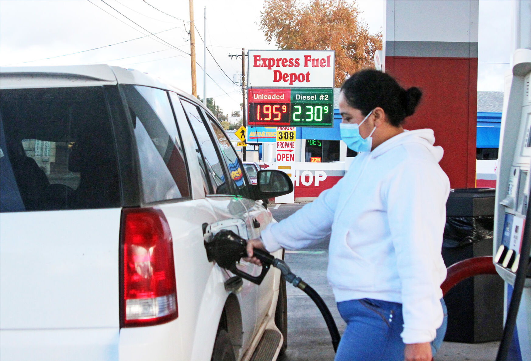Cross-border travel restrictions mean slow gas sales in Nogales - Vimarsana News