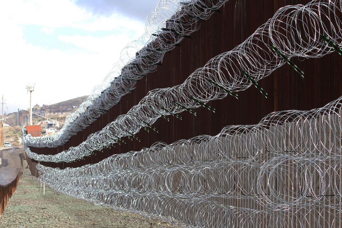 Gallery: Concertina wire on the border fence | Gallery