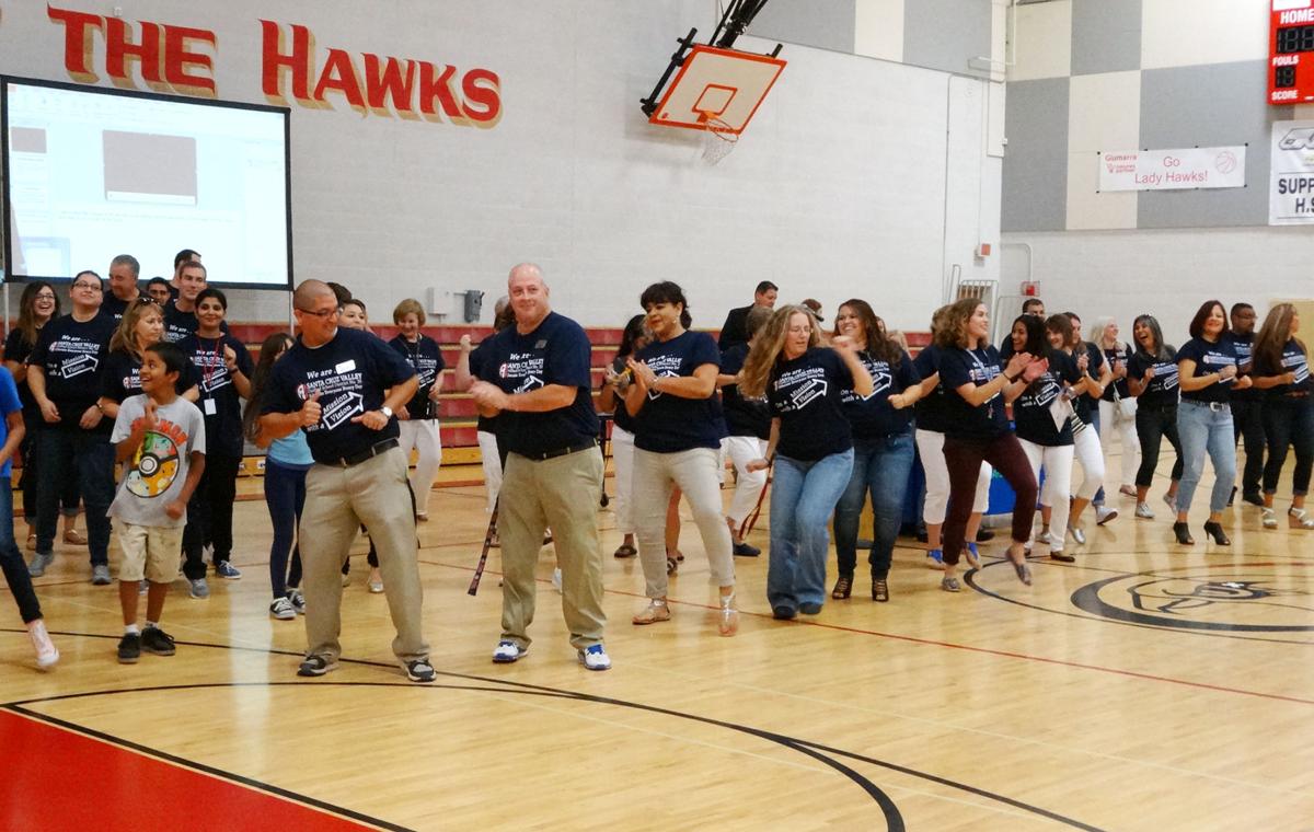 With music and cheers, SCVUSD teachers back to school Local