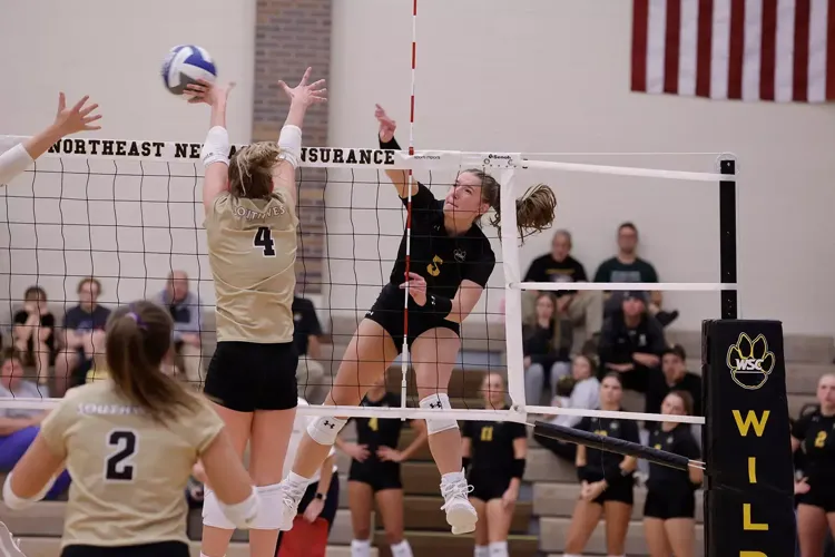#9 Wildcats outlast #2 Tampa in five-set battle to open season