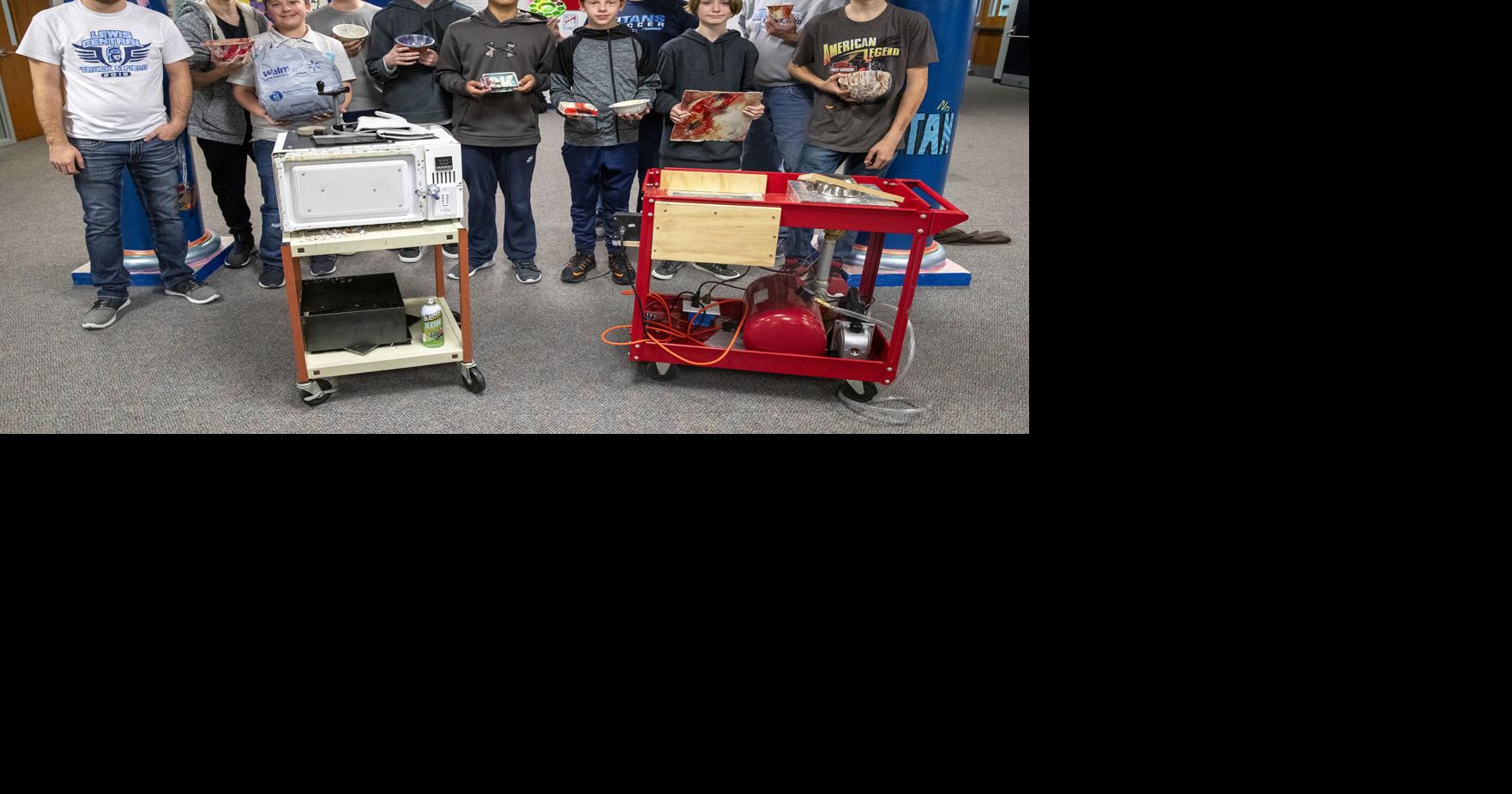 Lewis Central Middle School harvests STEM award