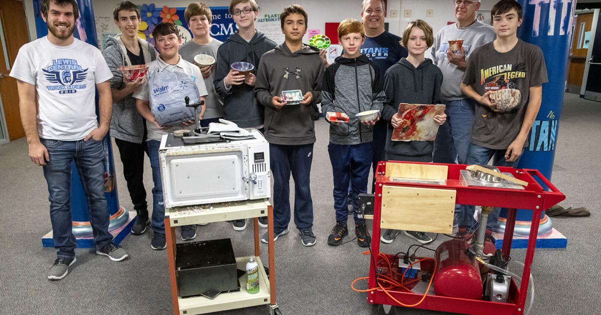 Lewis Central Middle School harvests STEM award