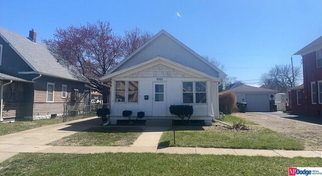 3 Bedroom Home In Council Bluffs 1 300   65a8c25ff1a16.image 