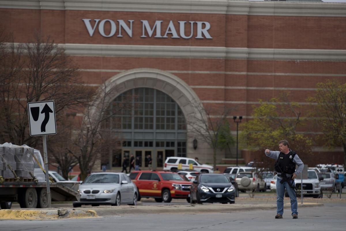 Witnesses of Omaha Mall Shooting Describe Incident