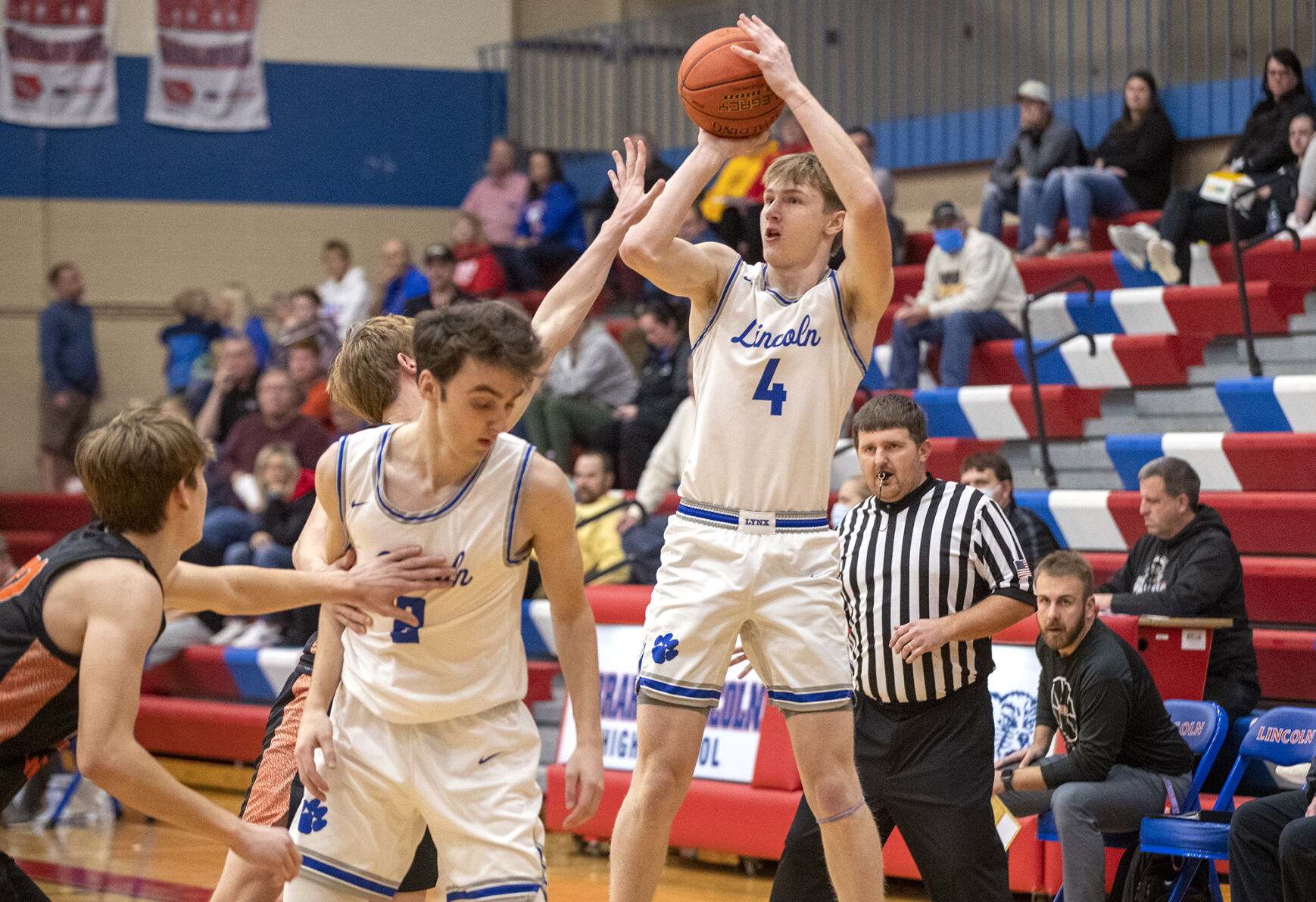 Prep basketball: Lynx boys win, girls fall against Sergeant Bluff