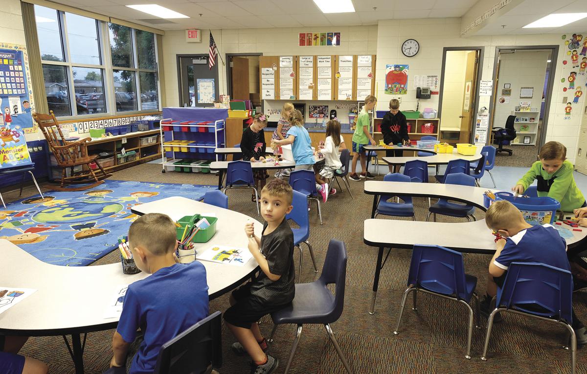 Photos Lewis Central students head back to class for first day of school