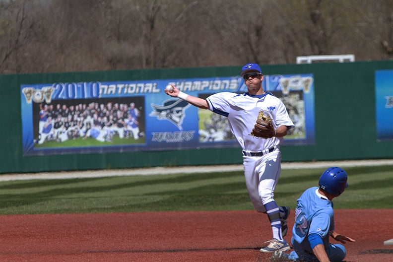 Reivers muscle up in baseball sweep Sports News