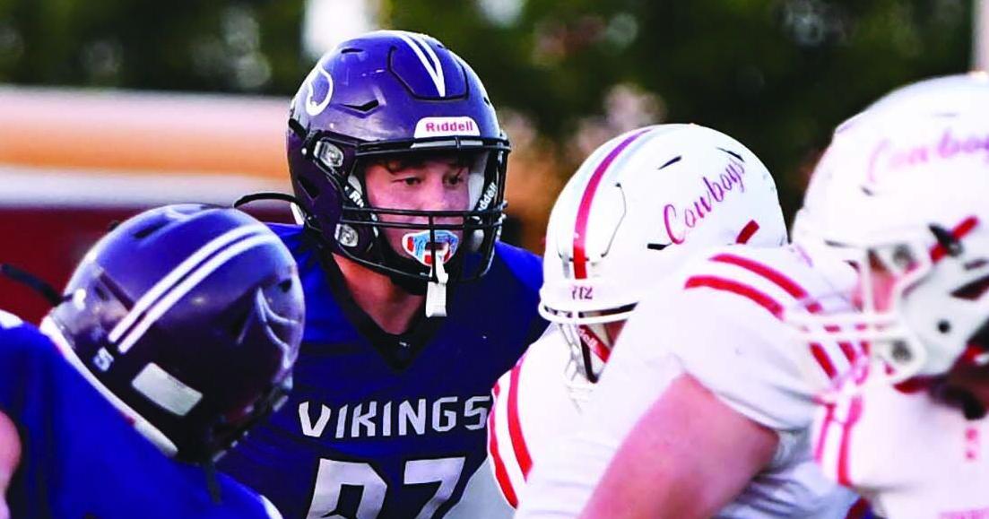 Essex linemen protecting Case, high-scoring Viking offense
