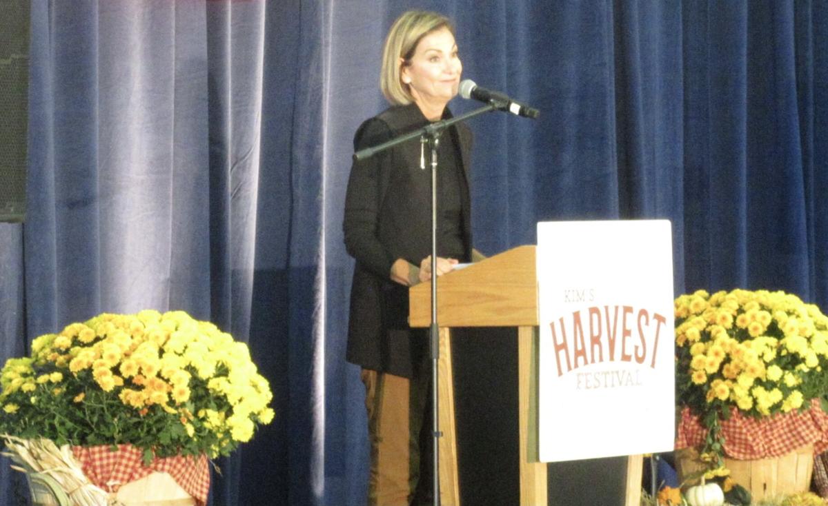 Reynolds at fundraiser.jpg