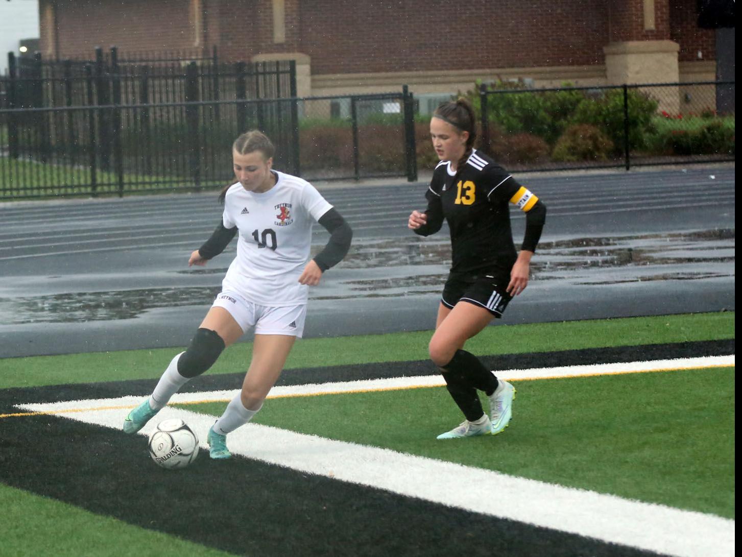Girls Soccer Cardinals Fly To Finals