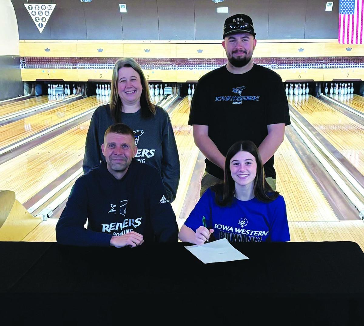 Shenandoah's Jaylan Gray signs with Iowa Western Bowling