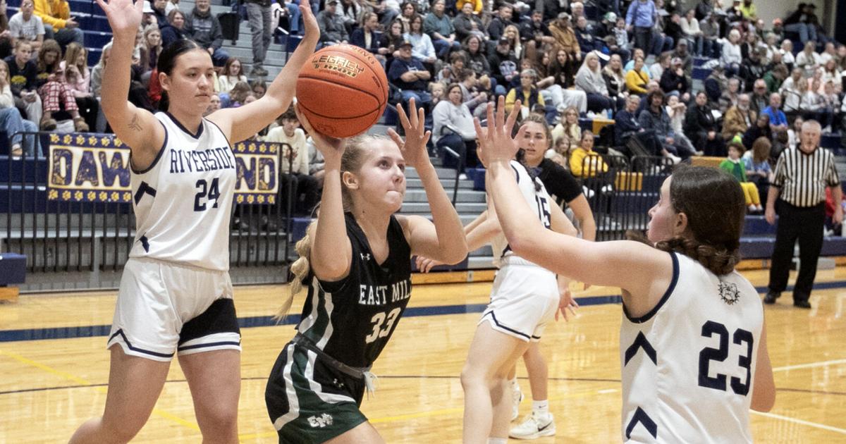 Riverside girls read-and-react defense shuts down East Mills