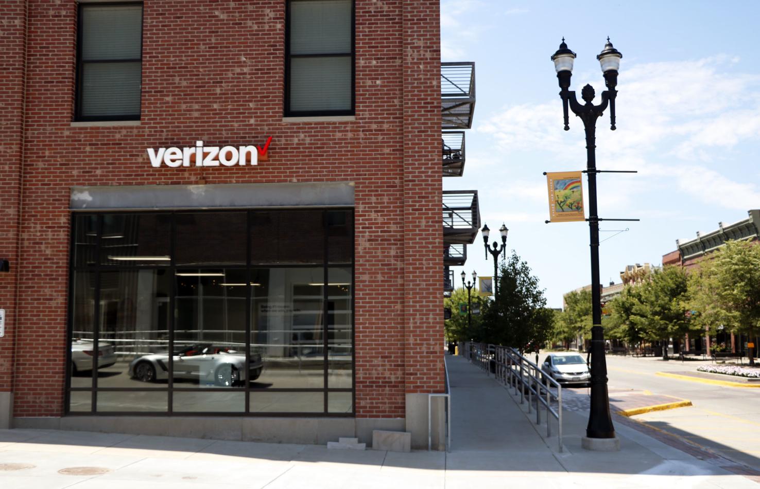 Verizon Wireless dealer opens new store in the 100 Block