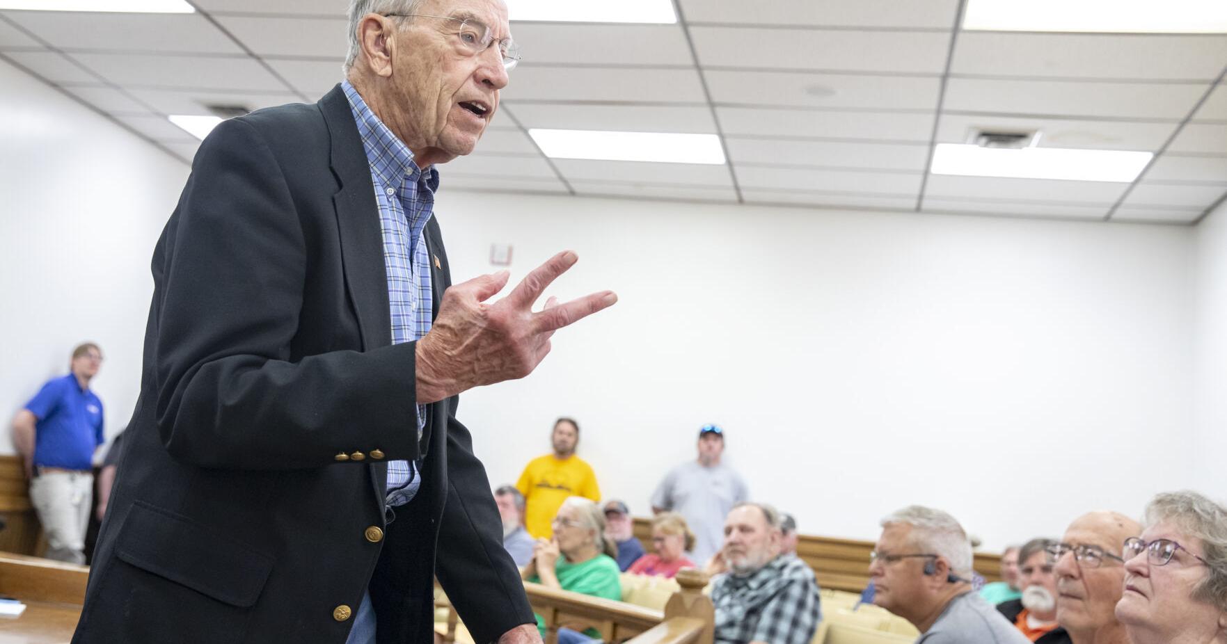 Grassley to hold Glenwood, Atlantic town halls - Vimarsana News