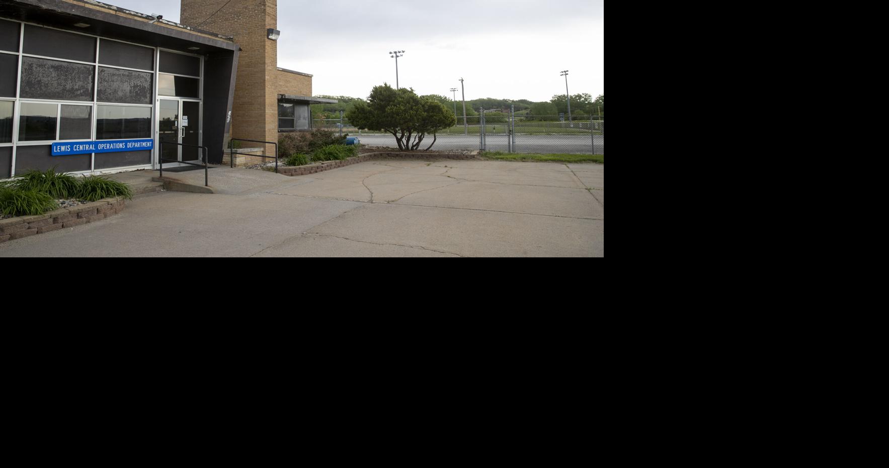 Lewis Central Board of Education approves sale of district property