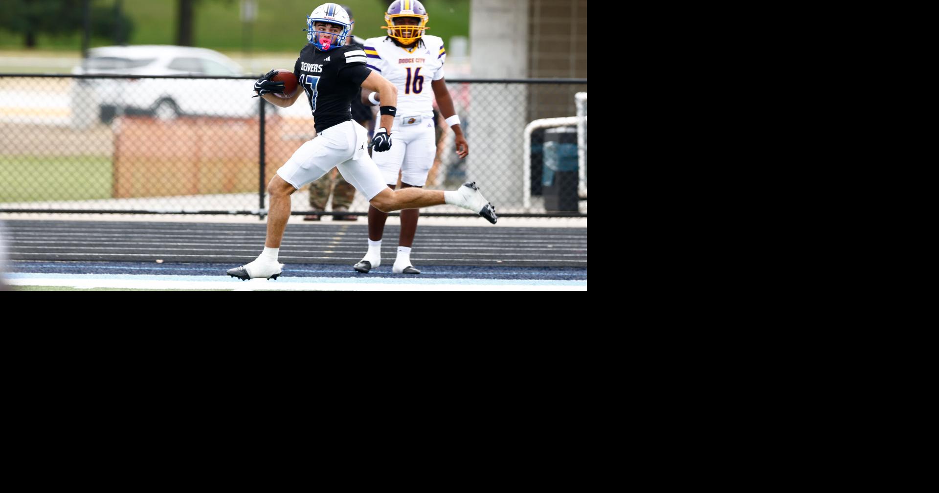 Iowa Western football silences Dodge City as Reivers score in all 3 phases